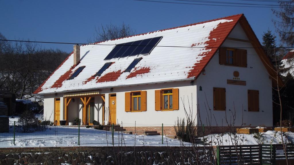 Rozmaring Vendeghaz Hotel Zengővárkony Bagian luar foto