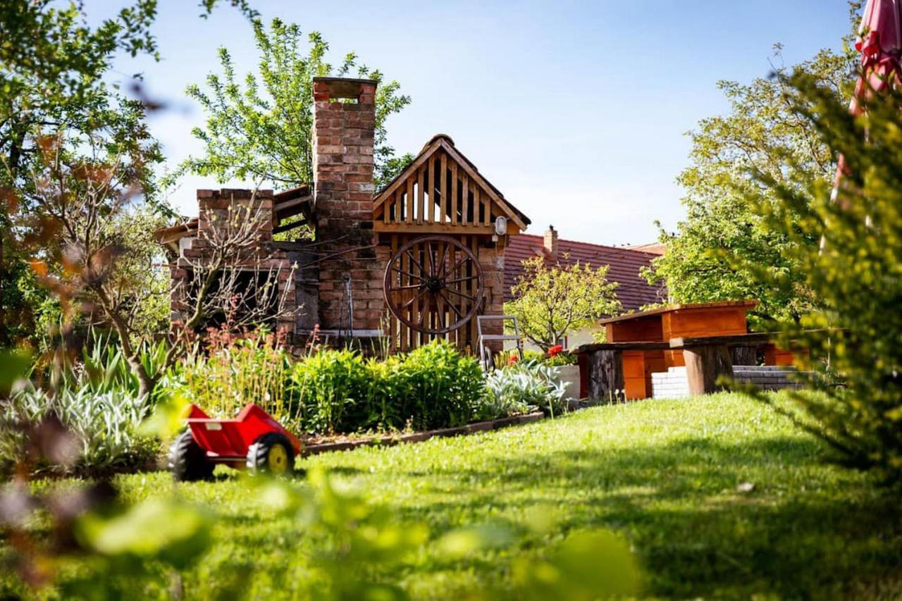 Rozmaring Vendeghaz Hotel Zengővárkony Bagian luar foto
