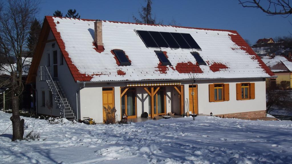 Rozmaring Vendeghaz Hotel Zengővárkony Bagian luar foto