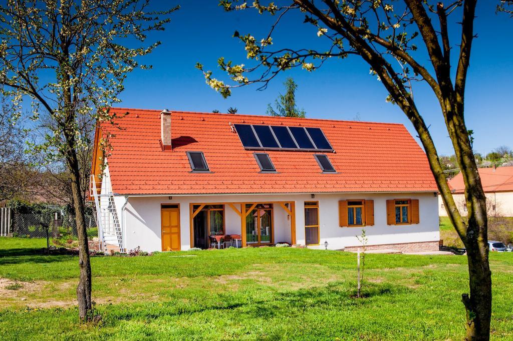 Rozmaring Vendeghaz Hotel Zengővárkony Bagian luar foto