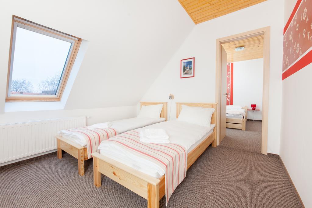 Rozmaring Vendeghaz Hotel Zengővárkony Ruang foto